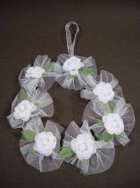 Autokranz mit weißen Rosen Ø13cm