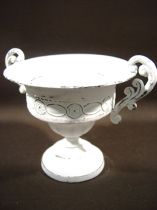 Pokal m. Henkel u. Sockelfuß Ø 20cm H19cm weiß