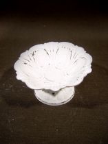Pokal a. Sockel Ø 10cm H5,5cm weiß