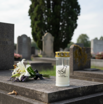 Artikel Grablicht Hund Grabkerze für Tiere Weiß Ø7cm H16,5cm