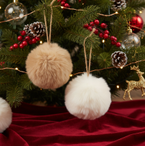 Artikel Deko Pompon zum Aufhängen Flauschige Fellkugel 7cm 6St