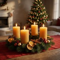 Artikel Durchgefärbte Stumpenkerzen Honigfarbe Ø60×80mm 4er Set - Adventskranz Dekoration Wachs