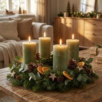 Artikel Durchgefärbte Olivgrüne Stumpenkerzen 60×100mm 4er Set Landhausstil Boho Advent