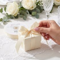 Artikel Geschenkband und Dekoband Creme Taftband 25mm 50m