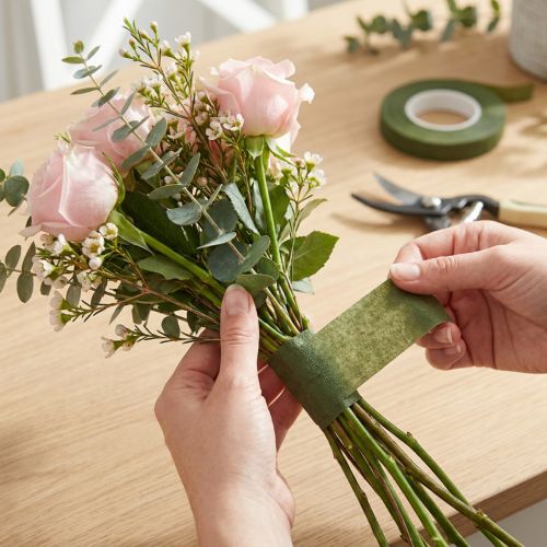 Artikel OASIS® Flower Tape, Blumenband selbstklebend, Moosgrün B13mm L27,5cm 2 St