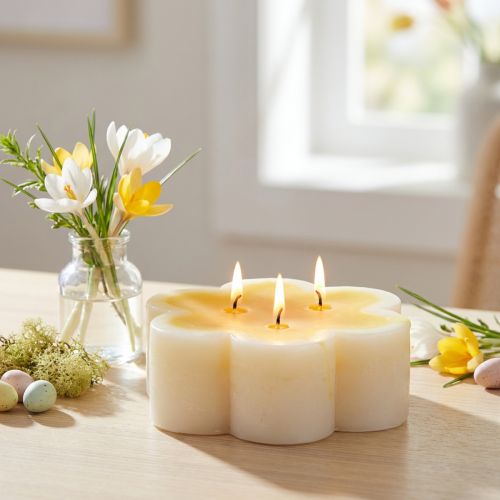 Dreidochtkerze Deko Blüte Kerze Gelb Weiß Ø11,5cm H4cm | Floristik24.de