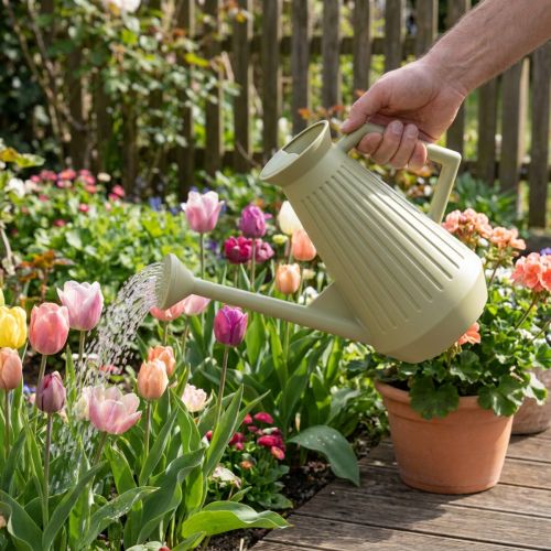 Gießkanne 9L in Olivgrün mit abnehmbarer Brause, praktisch für Garten und Blumenpflege, robust, 42cm | Floristik24.de