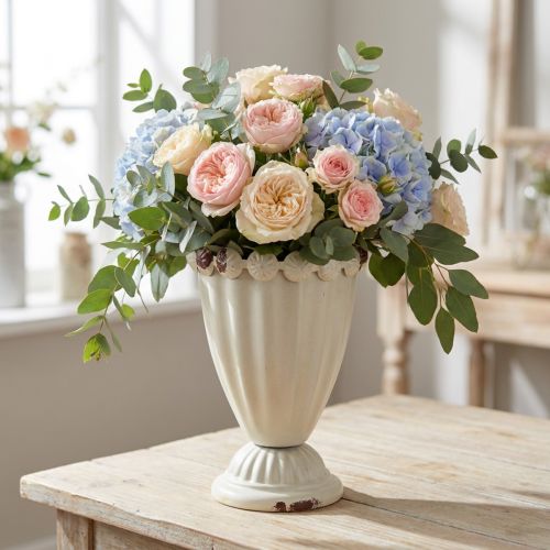 Kleine dekorative Pokalvase aus Metall im Vintage-Stil | Floristik24.de