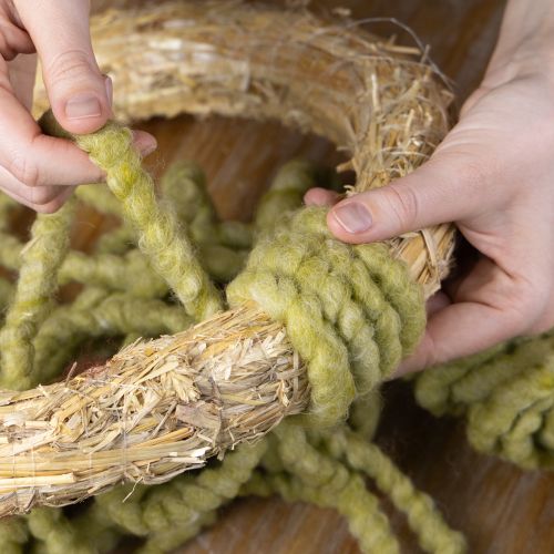 Artikel Flausch Mirabell Filzkordel Wolle Grün 25m Dekoband Floristik Deko Basteln DIY