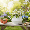 Deko Gießkanne Weiß Vintage Metall Rillen Blumentopf 25cm | Floristik24.de