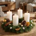 Durchgefärbte Stumpenkerzen Weiß 70x120mm 4er Set für Deko, Hochzeit & Advent | Floristik24.de