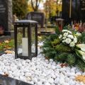 Deko Kieselsteine im Netz Weiß 1cm - 2,5cm 1kg | Floristik24.de
