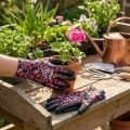 Kixx Gartenhandschuhe Schwarz Rosa Blüten Größe 8 | Floristik24.de