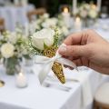 Hochzeitsanstecker mit Magnet gold 4,5cm | Floristik24.de